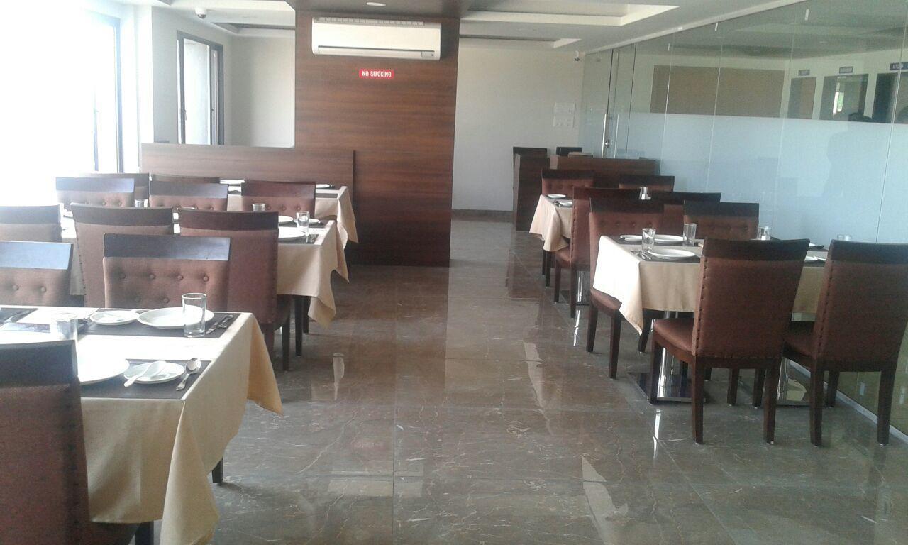 Hotel Comfort Bharuch Екстериор снимка