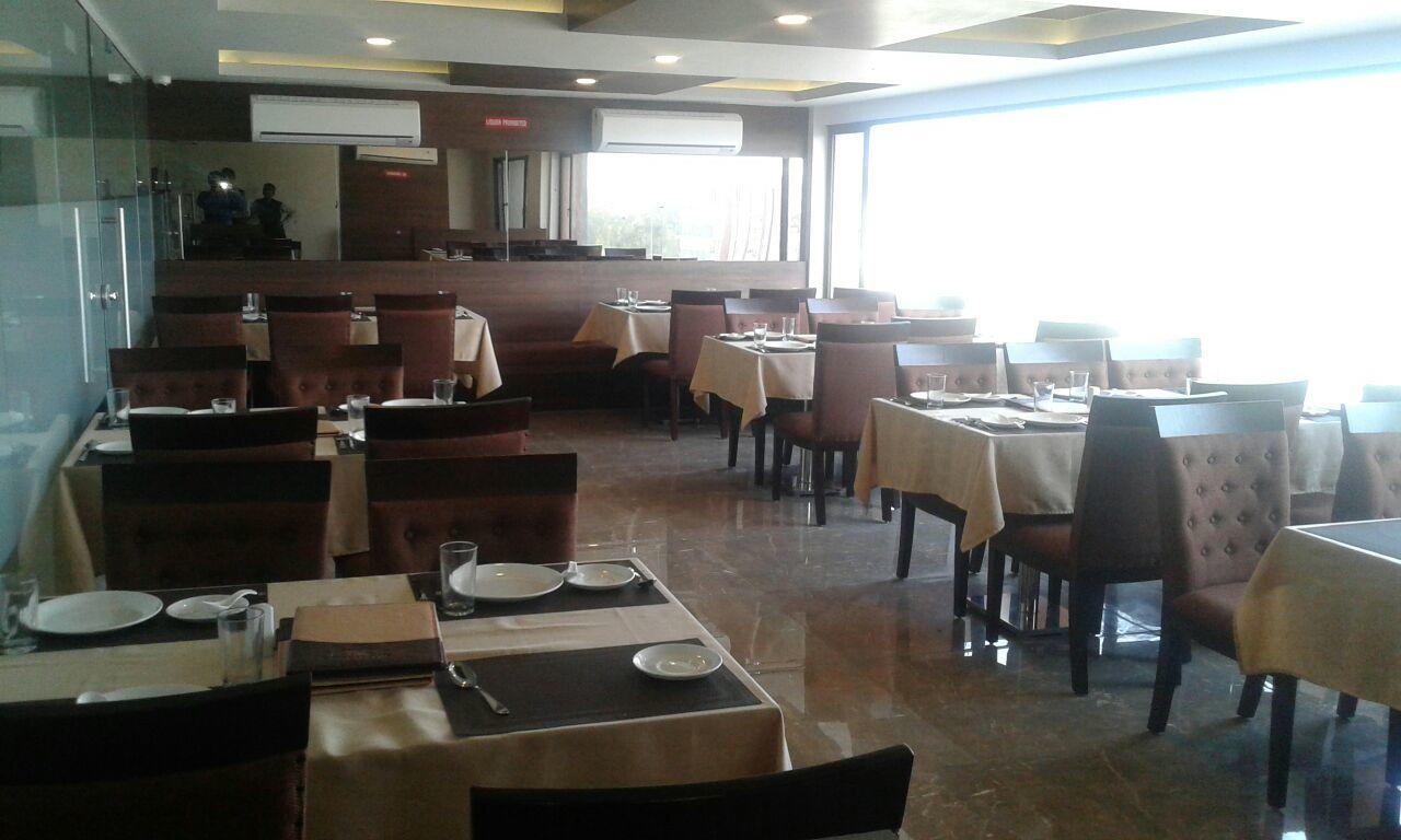 Hotel Comfort Bharuch Екстериор снимка