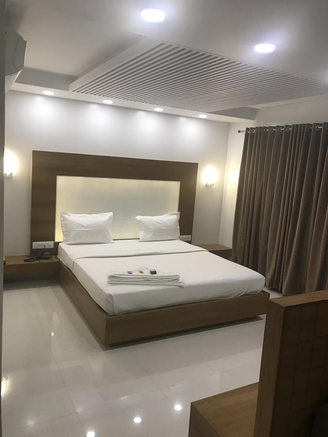 Hotel Comfort Bharuch Екстериор снимка