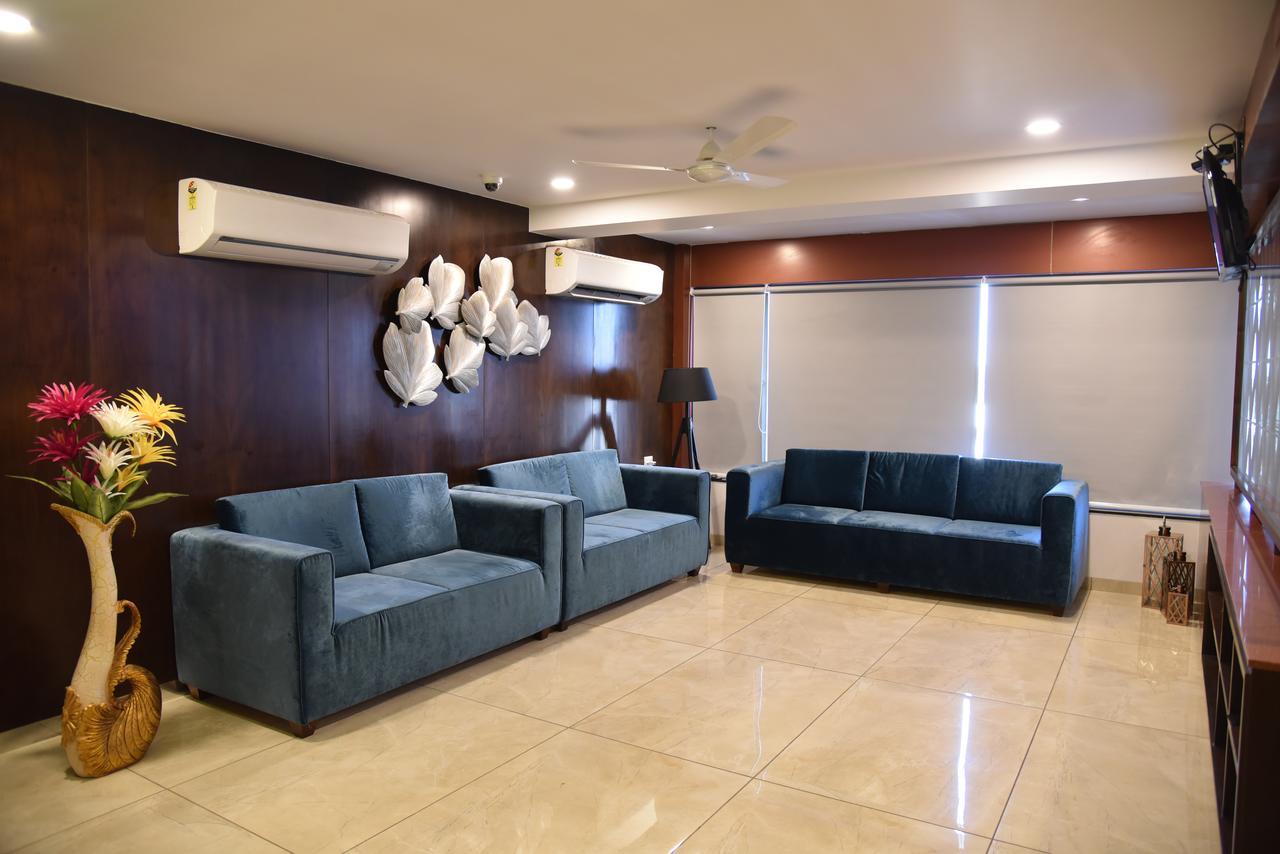 Hotel Comfort Bharuch Екстериор снимка