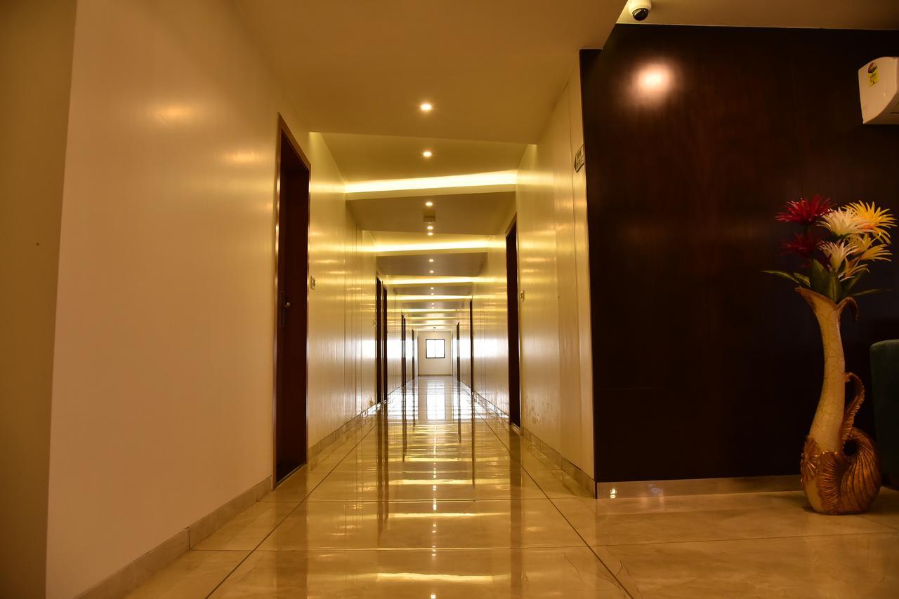 Hotel Comfort Bharuch Екстериор снимка